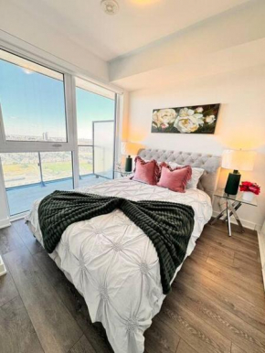 High Floor View - Pool & Gym - Close to Shopping